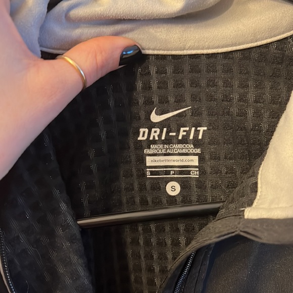 Nike Dry Fit Running or Cycling Jacket - Picture 3 of 5